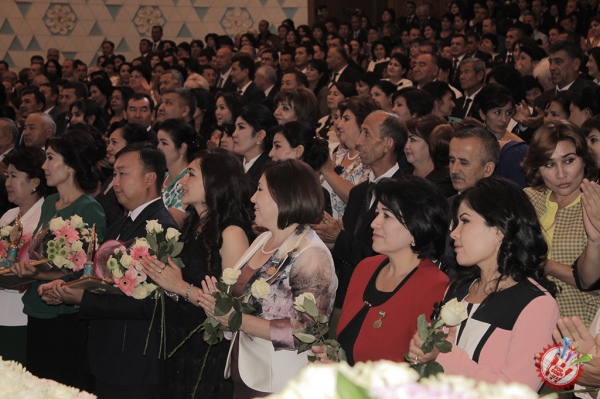 Байрам муборак, азиз устозлар!