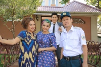 Дилсўз ва унинг опаси Гулсанам, Фаррухнинг адабини беришди, бироқ...