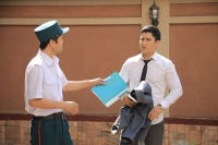 Дилсўз ва унинг опаси Гулсанам, Фаррухнинг адабини беришди, бироқ...