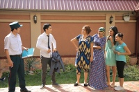 Дилсўз ва унинг опаси Гулсанам, Фаррухнинг адабини беришди, бироқ...