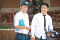 Дилсўз ва унинг опаси Гулсанам, Фаррухнинг адабини беришди, бироқ...