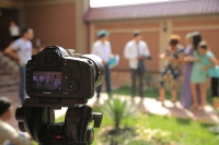 Дилсўз ва унинг опаси Гулсанам, Фаррухнинг адабини беришди, бироқ...