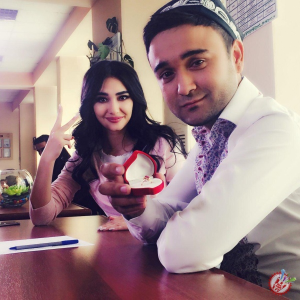 Шохруҳхон Зарина Низомутдинова билан бахт уйида! Қизиқ улар турмуш қурдими?