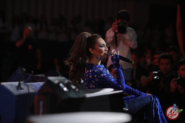 Муниса Ризаеванинг мегашоусига старт берилди (Фоторепортаж)