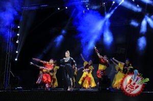 Муниса Ризаеванинг мегашоусига старт берилди (Фоторепортаж)