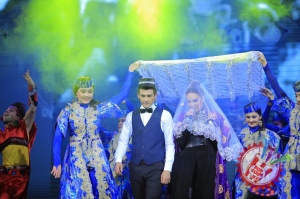 Муниса Ризаеванинг мегашоусига старт берилди (Фоторепортаж)