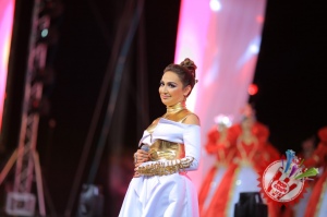 Муниса Ризаеванинг мегашоусига старт берилди (Фоторепортаж)