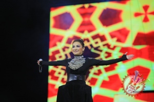 Муниса Ризаеванинг мегашоусига старт берилди (Фоторепортаж)