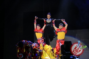 Муниса Ризаеванинг мегашоусига старт берилди (Фоторепортаж)