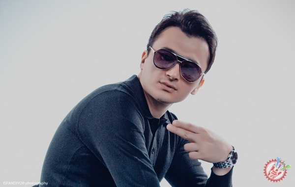 Улуғбек Раҳматуллаевнинг яккахон концерт дастури чипталари тугади