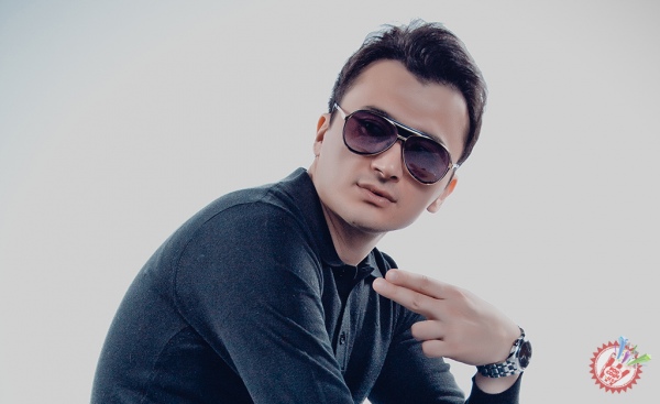 Улуғбек Раҳматуллаевнинг яккахон концерт дастури чипталари тугади