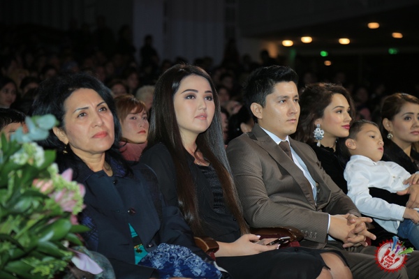 Малика Эгамбердиеванинг илк яккахон концерт дастуридан