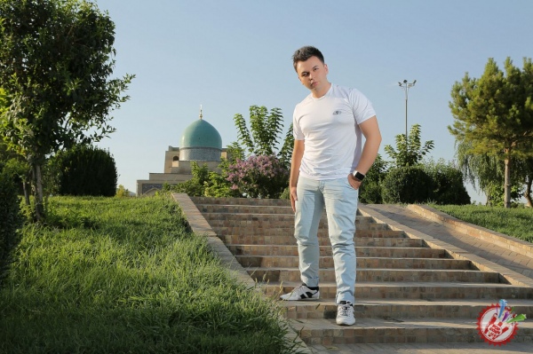 Алимнинг навбатдаги таронасини қарши олинг