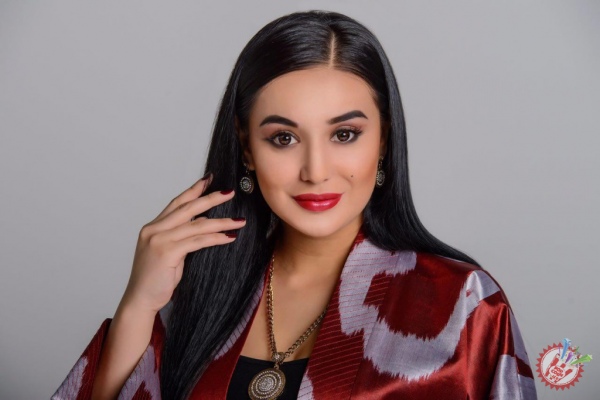 Ҳадича  “Мани Де” дея кимга нола қилмоқда