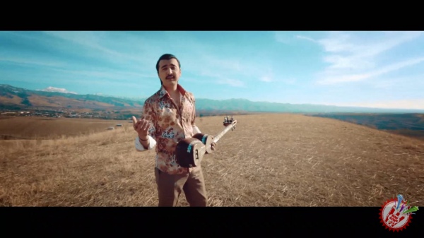 Шоҳжахон Жўраевдан янги видеоклип "Чекка бир қишлоқ"