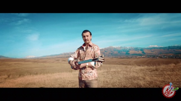 Шоҳжахон Жўраевдан янги видеоклип "Чекка бир қишлоқ"