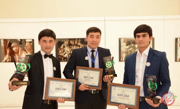 “Ёшлар ҳафталиги” ёш киноижодкорларнинг қисқа метражли фильмлари фестивалининг тақдирлаш маросими билан якунланди