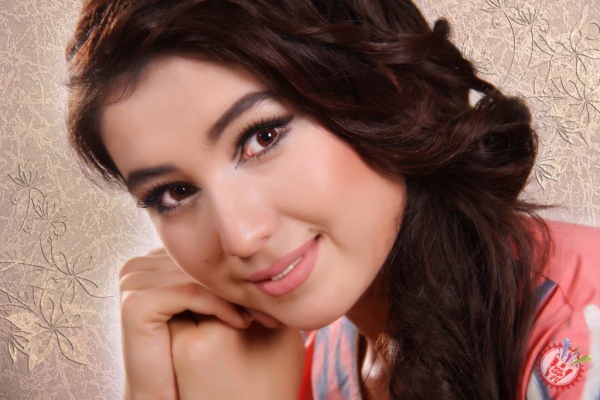 Гуласал Абдуллаевадан бараварига икки қўшиқ премьераси