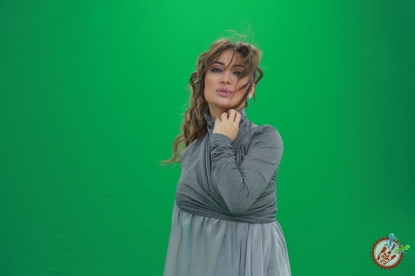 Муниса Ризаева телба аёл образида