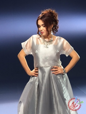 Гулсанам Мамазоитовадан янги тарона “Олмача”