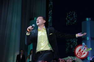 Шуҳрат Дарё яккахон концерт дастурини тақдим этди