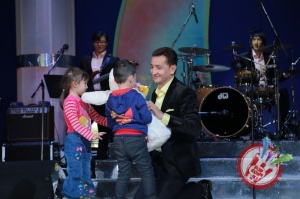 Шуҳрат Дарё яккахон концерт дастурини тақдим этди