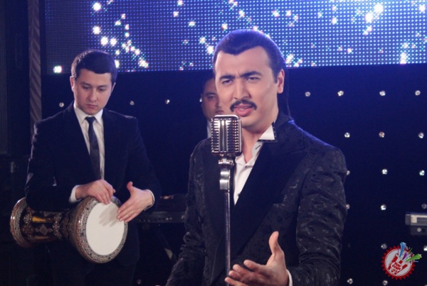 Шоҳжаҳон Жўраевдан ваъда қилинган клипни қарши олинг