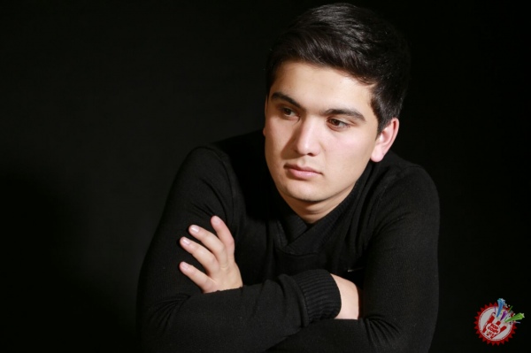 Мираброр Мирҳалиловдан кутилмаган тарона “Бўм-бўш бешик”