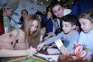 Латофатли Лоладан яна бир қишги совға