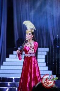 Ҳулкар Абдуллаеванинг яккахон концерт дастуридан фоторепортаж