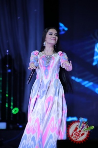 Ҳулкар Абдуллаеванинг яккахон концерт дастуридан фоторепортаж