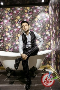 Шоҳруҳхондан навбатдаги фотосессияни қарши олинг