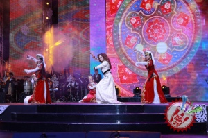 Гулсанам Мамазоитованинг жонли ижродаги концерт дастуридан фоторепортаж