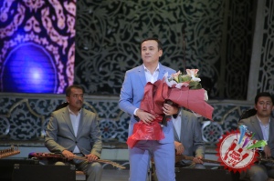 Таниқли шоир ва ёзувчилар, санъаткорлар ҳамда мақом ансамбли иштирокида “Назм ва наво” кечаси  бўлиб ўтди