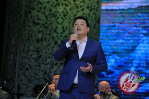 Таниқли шоир ва ёзувчилар, санъаткорлар ҳамда мақом ансамбли иштирокида “Назм ва наво” кечаси  бўлиб ўтди