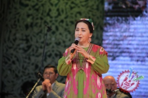 Таниқли шоир ва ёзувчилар, санъаткорлар ҳамда мақом ансамбли иштирокида “Назм ва наво” кечаси  бўлиб ўтди