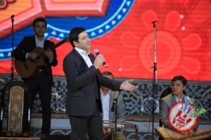 Таниқли шоир ва ёзувчилар, санъаткорлар ҳамда мақом ансамбли иштирокида “Назм ва наво” кечаси  бўлиб ўтди