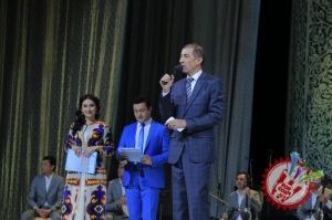 Таниқли шоир ва ёзувчилар, санъаткорлар ҳамда мақом ансамбли иштирокида “Назм ва наво” кечаси  бўлиб ўтди