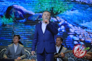 Таниқли шоир ва ёзувчилар, санъаткорлар ҳамда мақом ансамбли иштирокида “Назм ва наво” кечаси  бўлиб ўтди