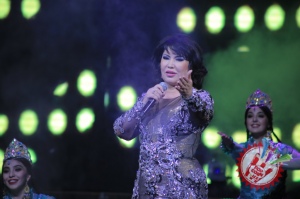 Мавлуда ва Гули Асалхўжаеваларнинг яккахон концертидан фоторепортаж