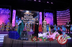 Мавлуда ва Гули Асалхўжаеваларнинг яккахон концертидан фоторепортаж