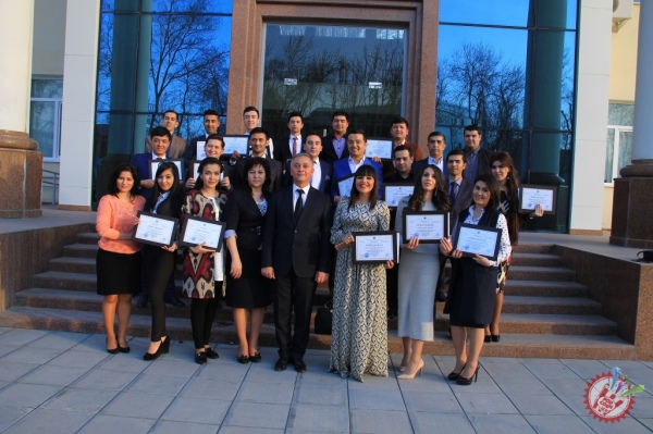 “Хонандалик санъати” қисқа малака ошириш курсининг илк битирувчиларини тақдирлаш маросими бўлиб ўтди