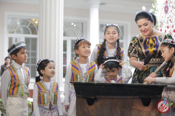 Ирода Дилроз бошчилигидаги “Кўзмунчоқ” болалар гуруҳи билан “Сумалак” байрам дастури бўлиб ўтди