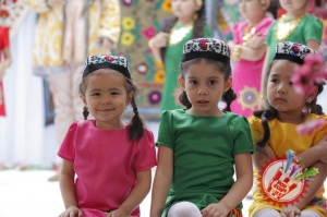 Ирода Дилроз бошчилигидаги “Кўзмунчоқ” болалар гуруҳи билан “Сумалак” байрам дастури бўлиб ўтди