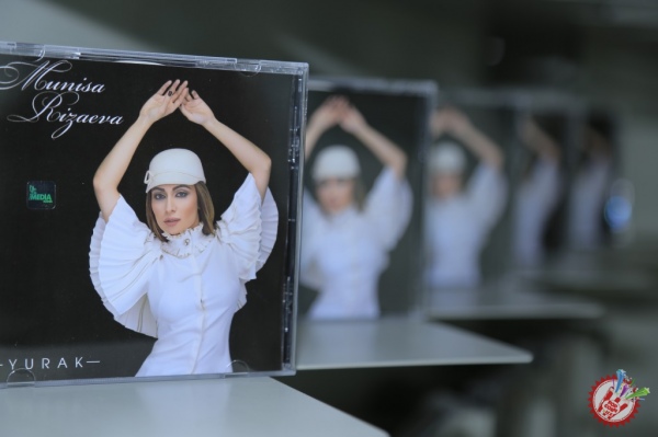 Муниса Ризаевадан навбатдаги альбом тақдимоти