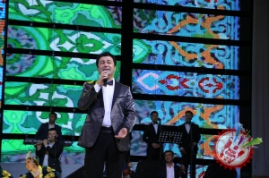 Шуҳрат Қаюмовнинг концерт дастуридан фоторепортаж