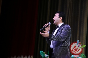 Шуҳрат Қаюмовнинг концерт дастуридан фоторепортаж