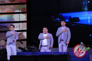 Шуҳрат Қаюмовнинг концерт дастуридан фоторепортаж