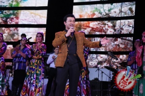 Шуҳрат Қаюмовнинг концерт дастуридан фоторепортаж