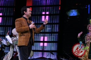 Шуҳрат Қаюмовнинг концерт дастуридан фоторепортаж